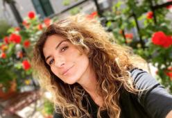 Nina Palmieri regalo hot in anticipo per la Festa della Mamma