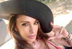 Sabrina Salerno ha il seno rifatto? "No, ecco la certificazione"