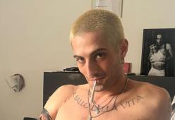 Måneskin, Damiano si mette - letteralmente - a nudo sui social