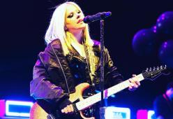 Avril Lavigne al Forum di Assago ed è subito operazione nostalgia