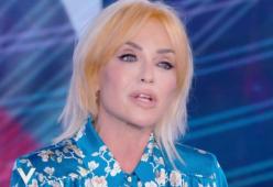 Paola Barale: "Sono stata presa di mira sui social per il tema aborto"