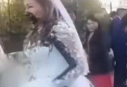 Ex fidanzata gelosa lancia escrementi contro gli sposi al matrimonio