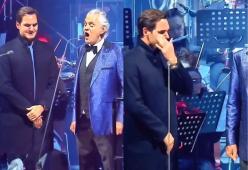 Andrea Bocelli canta per Roger Federer, lui scoppia in lacrime