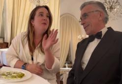 Ordina il cappuccino con la pasta: la reazione del cameriere è epica