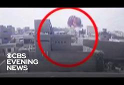 Pakistan, il video dell'aereo mentre cade sui palazzi
