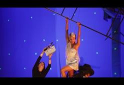 Ariana Grande: ecco come ha sfidato la gravità nel video "No Tears Left To Cry"