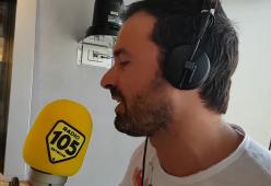 105 Take Away canta in coro "Tu sei l'unica donna per me"