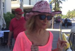 105 Miami ci porta sulla celebre "Ocean Drive": guarda il video! 