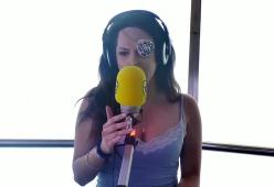 Gessica Notaro a 105 Take Away: "Ammazza che voce!"