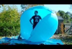 I ragazzi dello slow motion e il pallone gigante