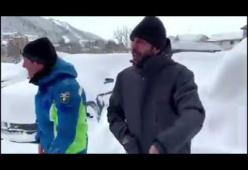 Checco Zalone bloccato a Roccaraso: il video esilarante con il sindaco