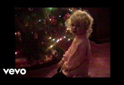 Taylor Swift: guarda il video della sua canzone di Natale, Christmas Tree Farm
