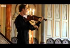 Durante l’esibizione del violinista suona un telefonino ... la sua reazione è mitica!