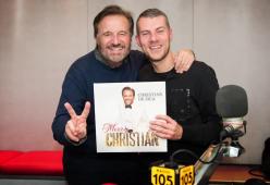 Christian De Sica a 105 Mi Casa: "Il mio disco natalizio non è una sola"