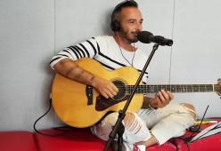 A 105 Take Away, il Maestrello Lotti canta "Love Yourself" di Justin Bieber