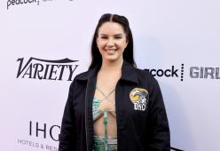 Lana Del Rey ci ripensa: niente topless per il nuovo album