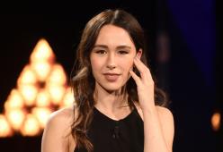 Aurora Ramazzotti prova il nuovo filtro TikTok  ‘Glamour Audace’