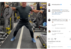Tutti vorrebbero arrivare a 75 anni come Sylvester Stallone: eccolo mentre solleva 40 chili 
