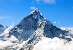 L’Everest si sta sciogliendo: ha perso 55 metri di spessore in 25 anni