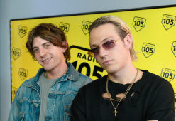 Lo show di Rkomi & Irama: un crossover tra brani da solisti, hit insieme e inediti