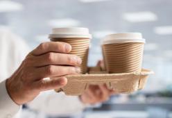 Torino, barista multato per aver portato il caffè a due poliziotti
