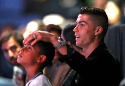 Ronaldo ha portato il figlio a vedere dove viveva da giovane: “Pensava scherzassi”
