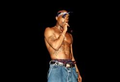 Tupac Shakur: una grande mostra per celebrare il mito del rap