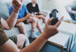 Chi gioca ai videogiochi impara a risparmiare più facilmente
