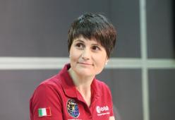 Samantha Cristoforetti battezza una nuova costellazione di satelliti: si chiamerà Iride
