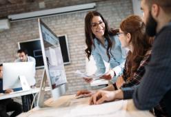 Il Regno Unito propone la settimana lavorativa di 4 giorni contro la disoccupazione post Covid
