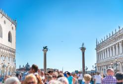 Venezia: a Pasqua presenza da record, presto ci sarà l’obbligo di prenotazione