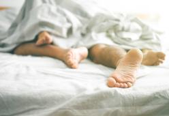 Contatto fisico dopo il sesso: c'è a chi piace e a chi no, ma non dipende dal genere
