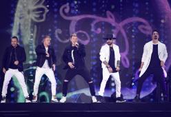Addio ad Aaron Carter: il tributo dal vivo dei Backstreet Boys