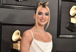 Dua Lipa sta lavorando a un videoclip da casa: "Una cosa molto divertente"