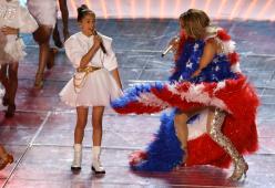 Emme Maribel, la figlia di Jennifer Lopez, ha scritto un libro di preghiere