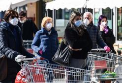 Gruppo di mamme  in difficoltà economica fa la spesa e scappa senza pagare