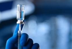 Catania: tossicodipendenti si facevano vaccinare più volte contro il Covid in cambio di droga o soldi