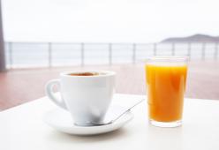 21 euro per un cappuccino e una spremuta: la denuncia di un cliente di un bar a Venezia