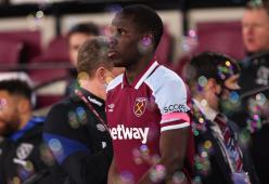 Zouma prende il gatto a calci e schiaffi e il video finisce sui social 
