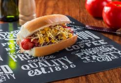 Secondo alcuni studi mangiare un hot dog costerebbe 36 minuti di vita