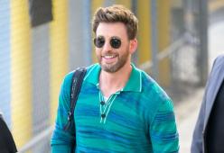Chris Evans è l’uomo più sexy del 2022: se lo merita!