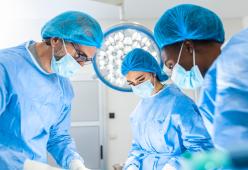 Chirurgia estetica della voce: si può cambiare intonazione con un’operazione (e molta pratica)