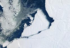 Un iceberg gigantesco si è staccato dall’Antartide: è grande come Londra