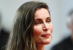 Laetitia Casta rivela: le mie prime esperienze sessuali sono state omosessuali 
