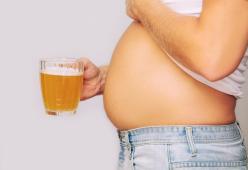 Rivelato il numero esatto di passi per smaltire un bicchiere di birra o di vino