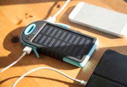 Un kit fotovoltaico per risparmiare sulla bolletta della luce: ora si compra online a 135 euro
