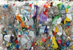 Le bottiglie di plastica potrebbero diventare diamanti 