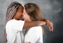 Le donne sono più inclini alla bisessualità rispetto agli uomini
