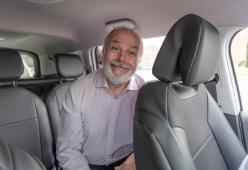 In Spagna taxi gratis per i vecchietti non autosufficienti che vogliono vedere gli addobbi di Natale