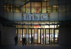 Valanga di reclami alla BBC: troppa copertura mediatica sulla morte del Principe Filippo